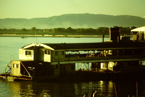 irrawaddy-river-scene