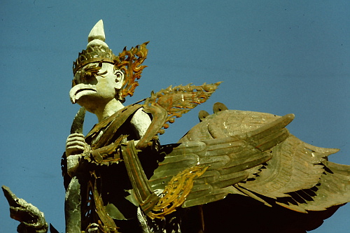 mandalay-bird-statue