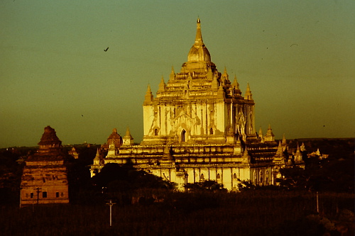 pagan-pagoda-evening-light