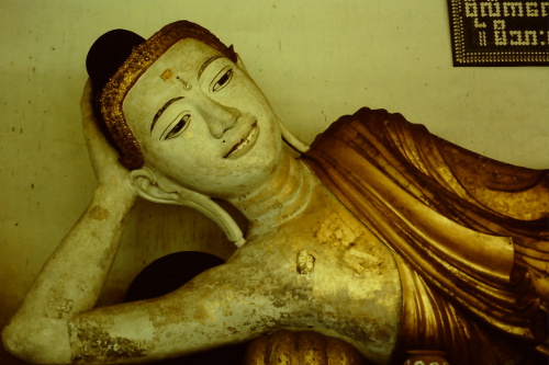 rangoon-shweydagon-lying-buddha