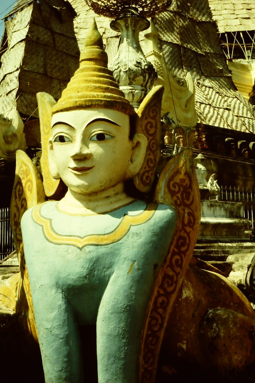 shwedagon-statue