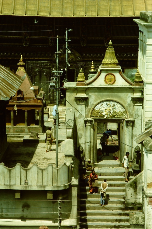 pashupatinath-temple-entrance