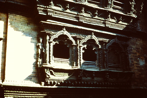 carved-windows-kathmandu