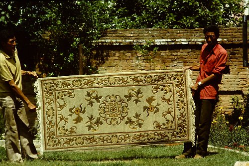 more-tibetan-vegetable-rugs-9