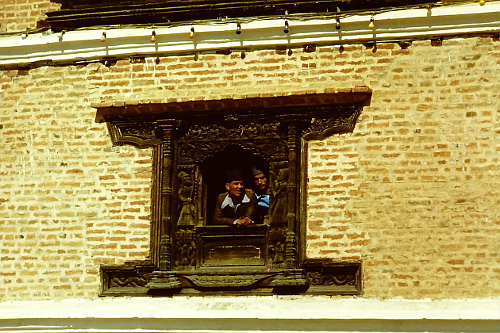 bhaktapur-old-wooden-window