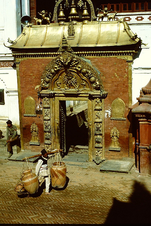 golden-gate-bhaktapur