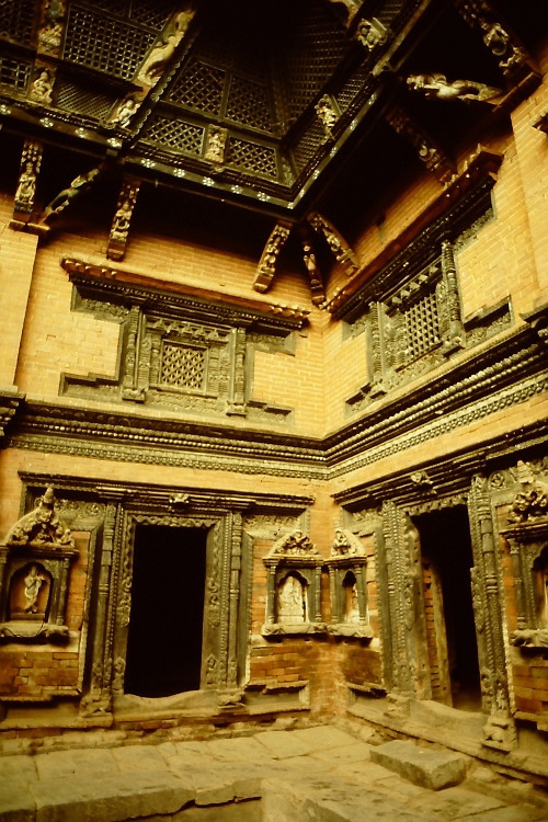 old-palace-wooden-carvings